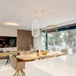 Luxury Penthouse With Panoramic Sea & Mountain Views Apartman