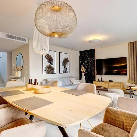 Luxury Penthouse With Panoramic Sea & Mountain Views شقة ماربيا