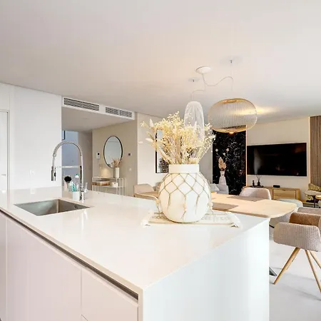 شقة Luxury Penthouse With Panoramic Sea & Mountain Views *