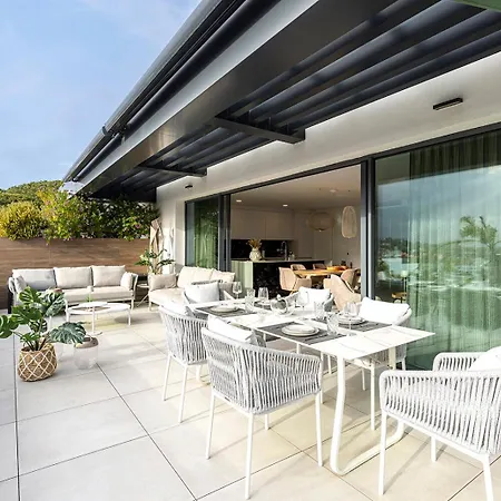 Luxury Penthouse With Panoramic Sea & Mountain Views Appartamento *