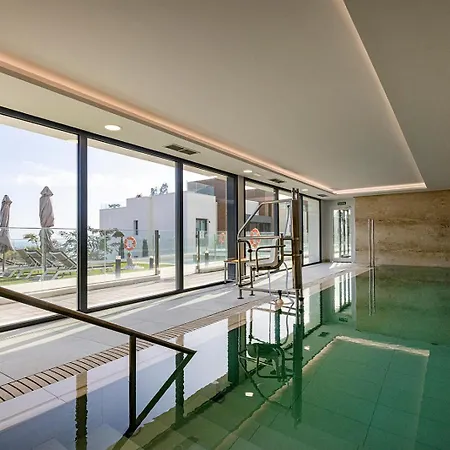 Luxury Penthouse With Panoramic Sea & Mountain Views Appartamento