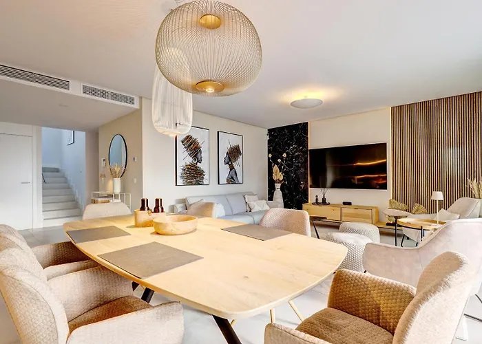 Luxury Penthouse With Panoramic Sea & Mountain Views شقة ماربيا