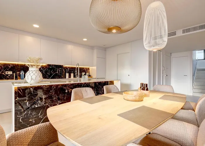 شقة Luxury Penthouse With Panoramic Sea & Mountain Views