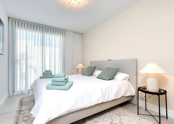 شقة Luxury Penthouse With Panoramic Sea & Mountain Views *